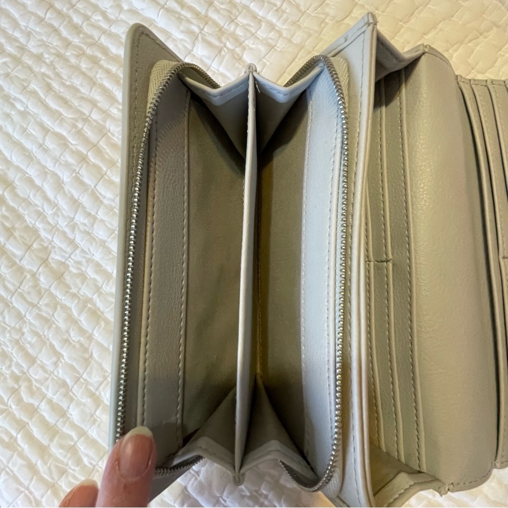 Women's Gray Mia & Luca wallet - Picture 6 of 6